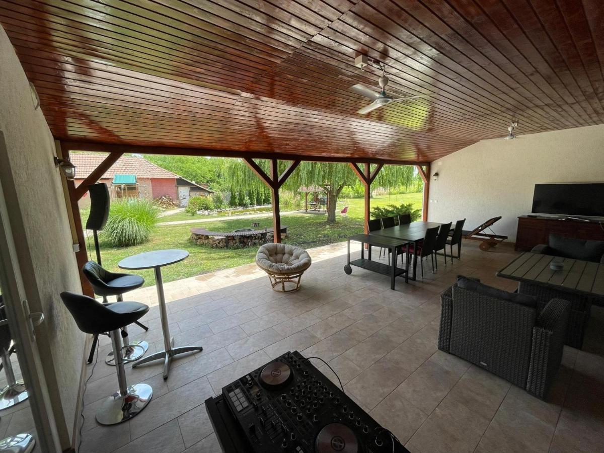 Apartamento Battonya House Exterior foto