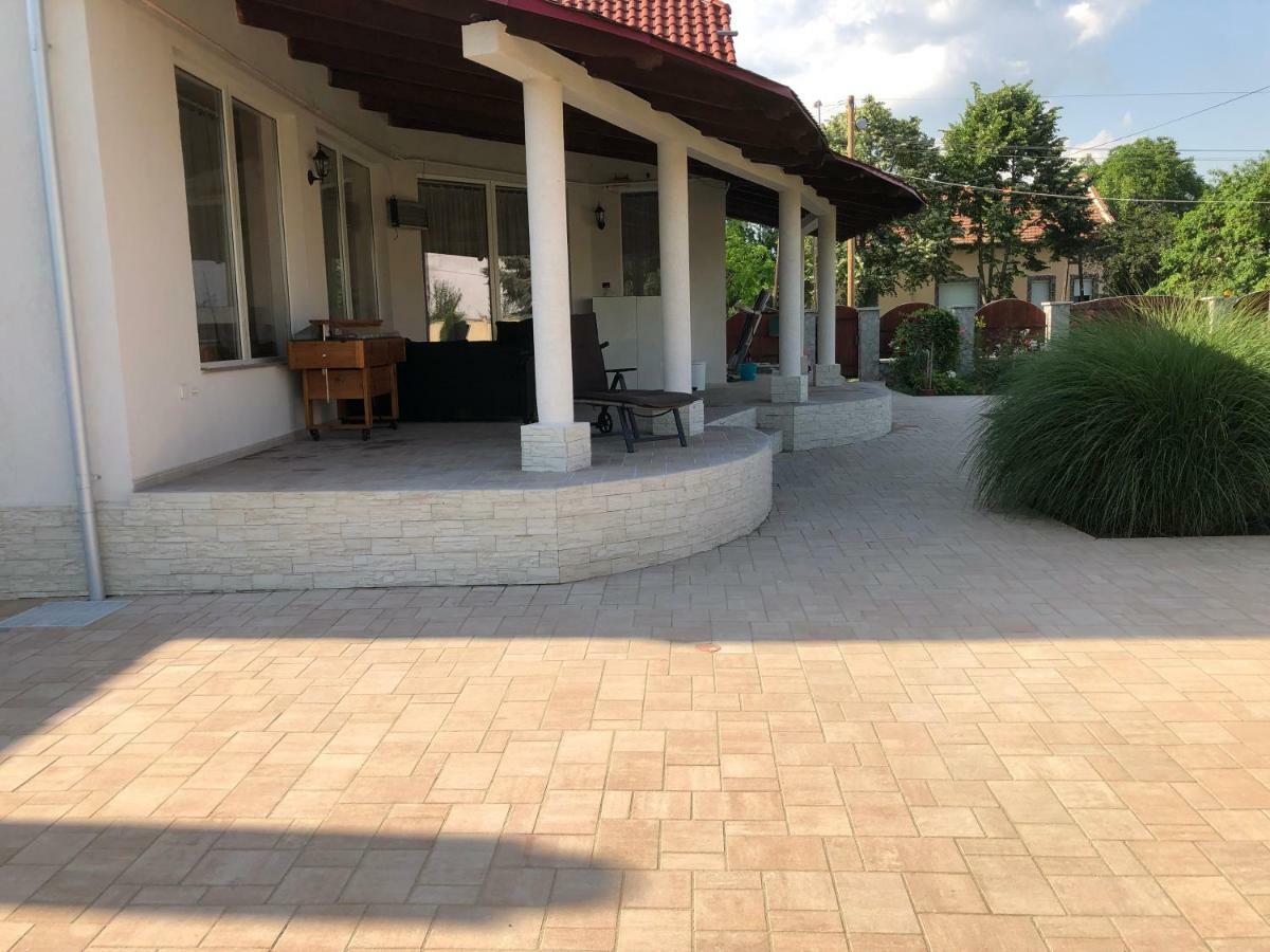 Apartamento Battonya House Exterior foto