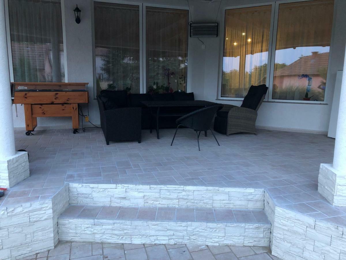 Apartamento Battonya House Exterior foto